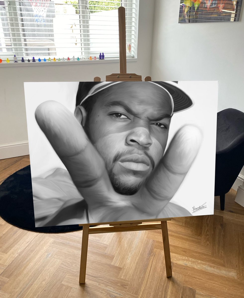 My most recent painting of <a href="/icecube/">Ice Cube</a> painted in Black and White with a clear background to help him stand out on the canvas. Cube is a Hiphop legend who’s longevity is something incredible 🎤🎵🎨
#CubeFanArt