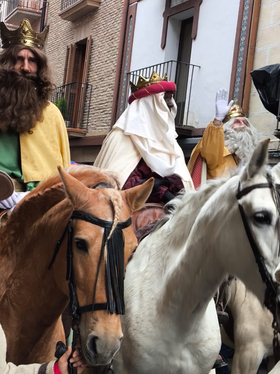 Misterio de Reyes Sangüesa - Zangoza tweet media