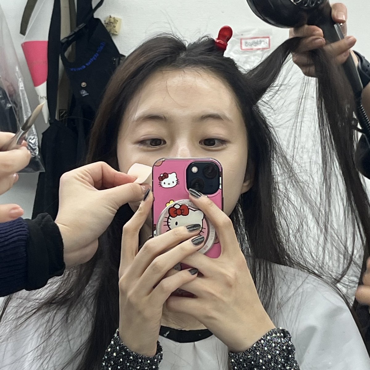 sewanitsme94's tweet photo. 날이 많이 추워요 모두 모두 감기 조심하기 
그리고 아프지 망고 모두 모두 25년도 행복하기
복 터지도록 받기 ❤️
고마워요 ❤️ https://t.co/AxeYcBT31y