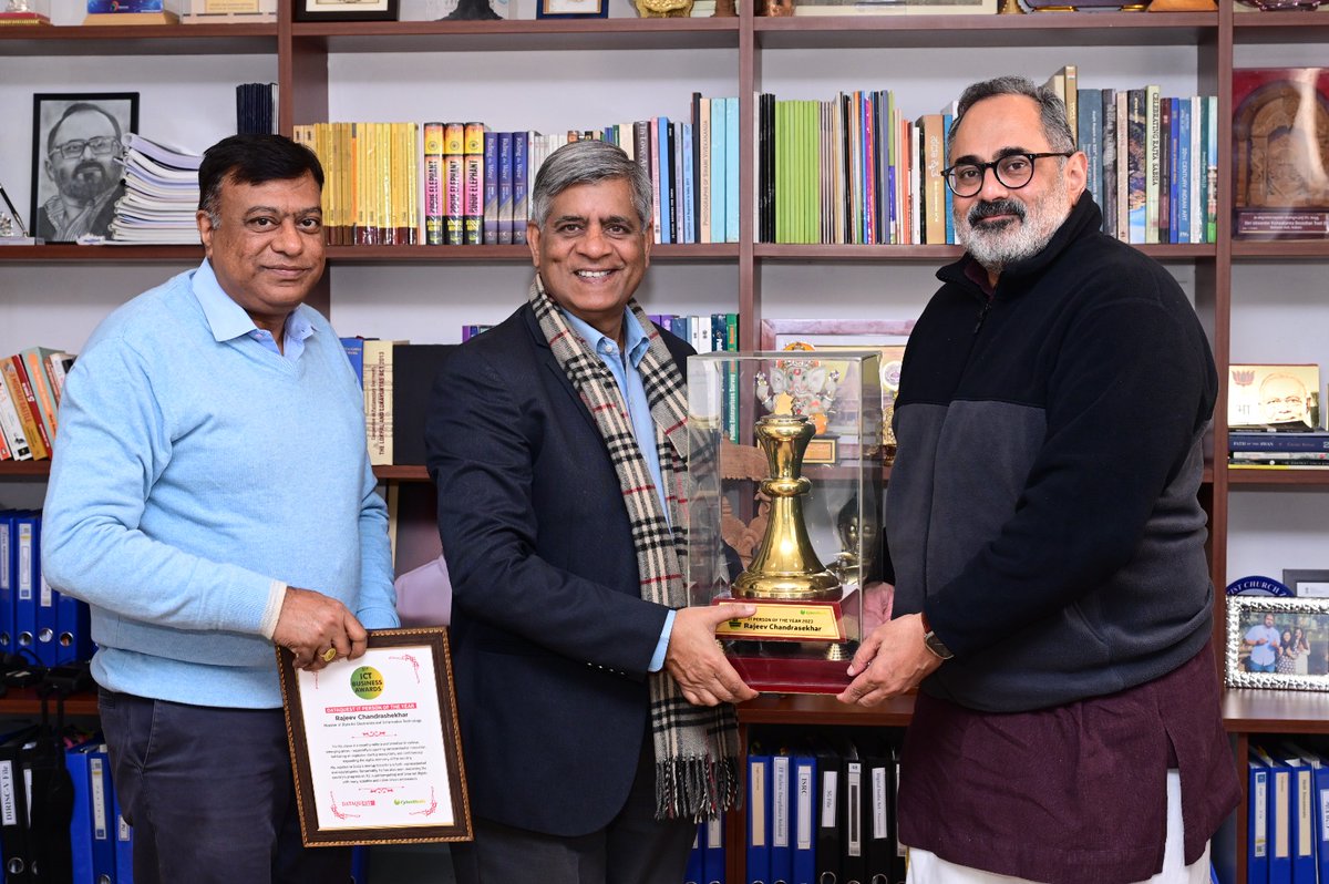 RajeevRC_X's tweet photo. Thank you to Dataquest for the 'IT Person of the Year Award- 2023' award. 

I couldn't receive it earlier because I was busy in #Thiruvanthapuram campaigning for the Lok Sabha elections. 

I thank Mr. Pradeep Gupta, Chairman of CyberMedia Group, and Mr. Shubhendu Parth - Editor of Voice&Data for visiting and presenting me the award today.

This award is less for me and more for the vision and hard work of PM @narendramodi ji who has architected this tremendous transformation of India. 

I am grateful to have played a small role in building this fast-growing Digital and innovation Economy in India with so many young confident successful Indians shaping its future  - From AI to Semicon to Electronics to DPI to D2C.

Thank you 🇮🇳🙏

@dataquestindia 

#ICTAwards #VoiceandData #TransformingIndia #NewIndia