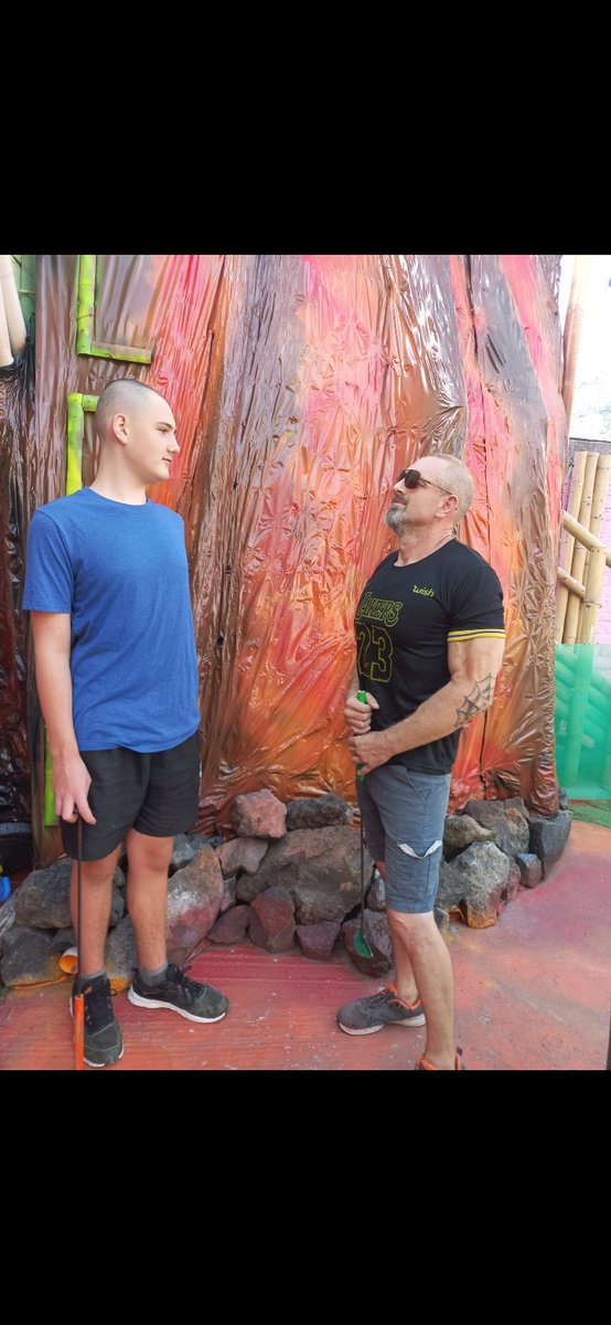 RaisingBane's tweet image. Bane Griffin 
13 years old
6'5"
200lbs
Size 16 shoes
@RobGronkowski @TomBrady @Edelman11 @killlatravs @uscfb