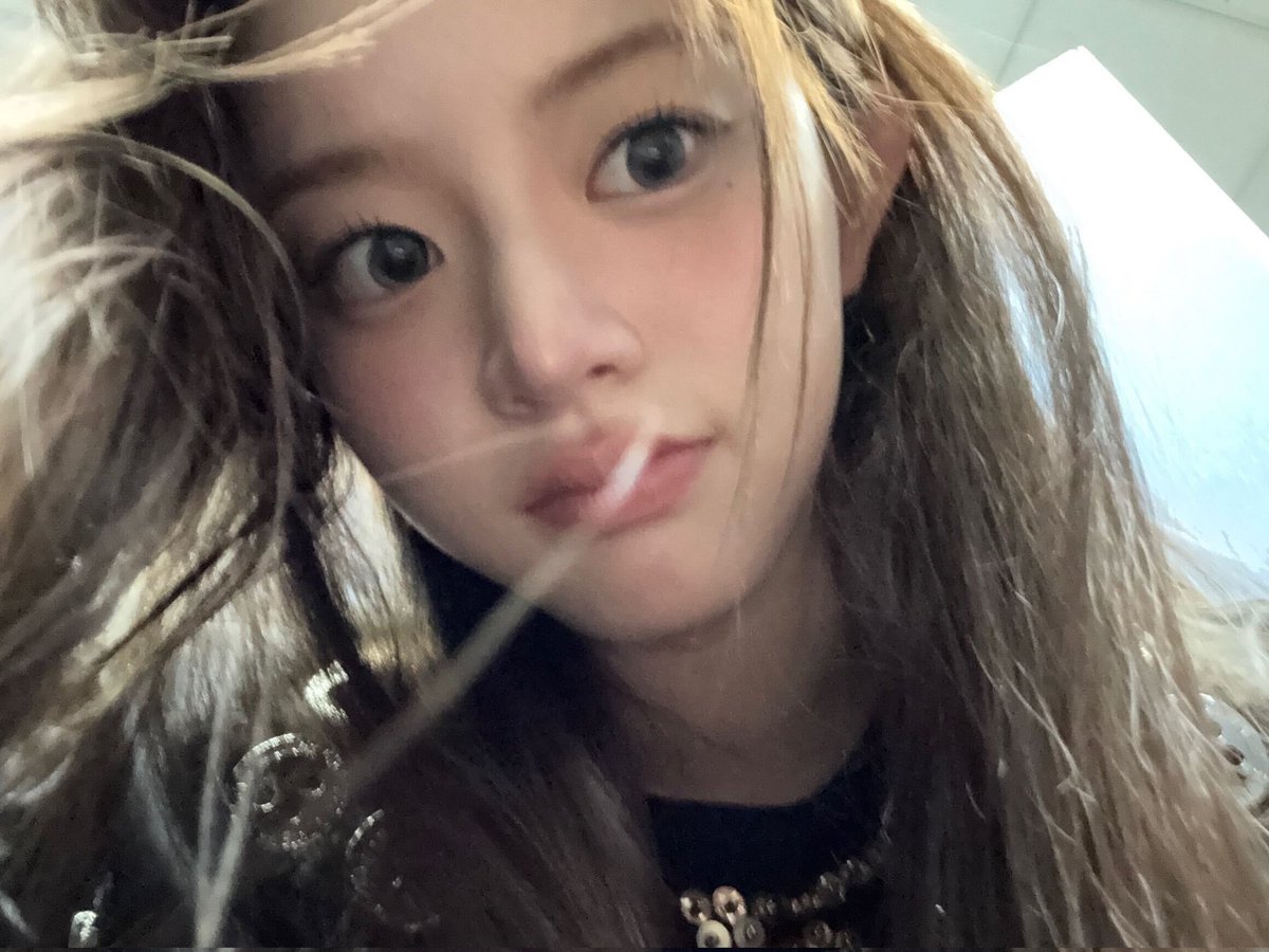 🌟 #MINJU | 250107

🐰: Is it too much ㅎㅎㅎ

#ILLIT #아일릿 <a href="/ILLIT_official/">ILLIT official</a> <a href="/ILLIT_twt/">ILLIT</a>