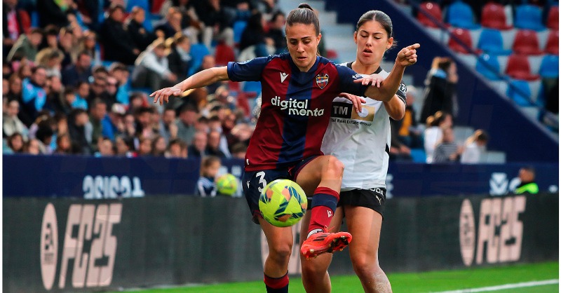 Nostresport's tweet photo. #LigaF #DerbiTeika 

🦇 Fotogalería del Levante UD 0-1 Valencia CF 

Fotogalería completa en https://t.co/yblXnDP8A2 

📸 Fotos de @martalog90
