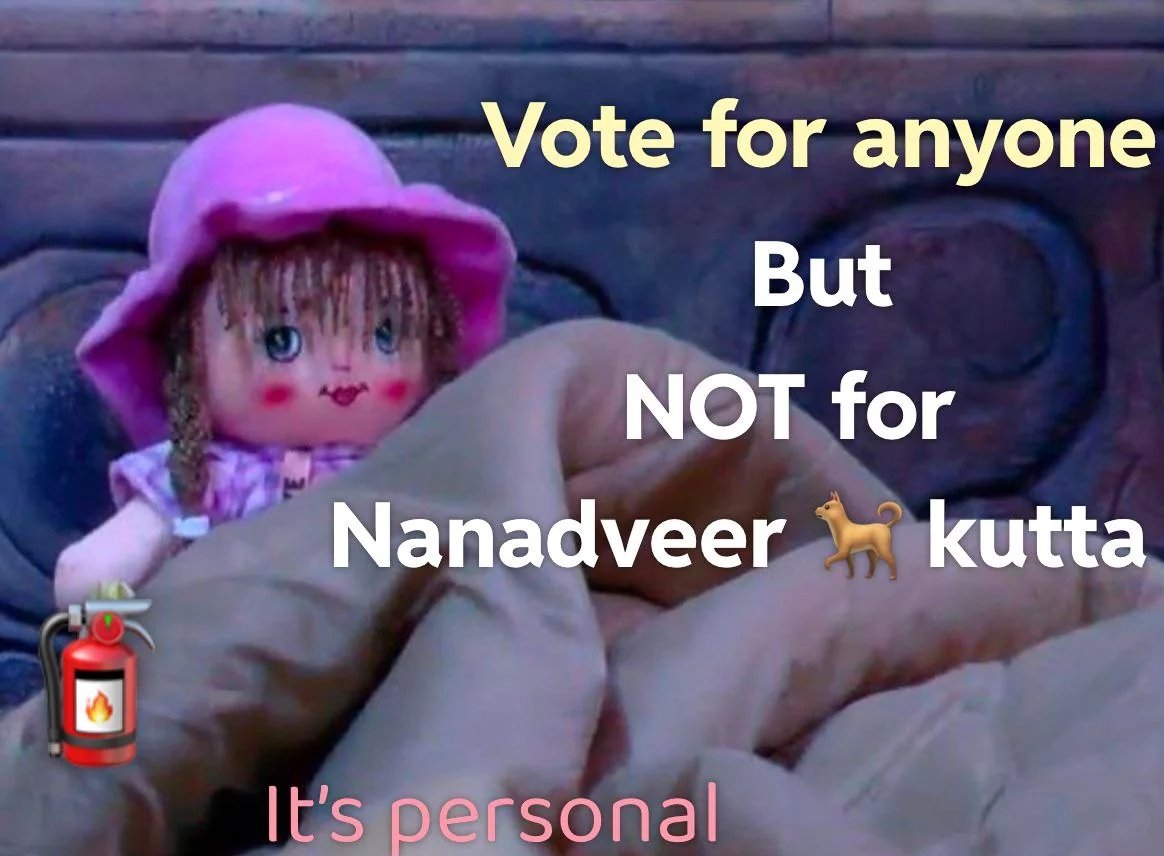 nushtweets_'s tweet photo. What was that? "Doll jala dunga?" Is he 5 or something? Anyway, our cutie's doll has a message for everyone. 

#ChahatPandey 
#BiggBoss18 https://t.co/q938cEFEb6