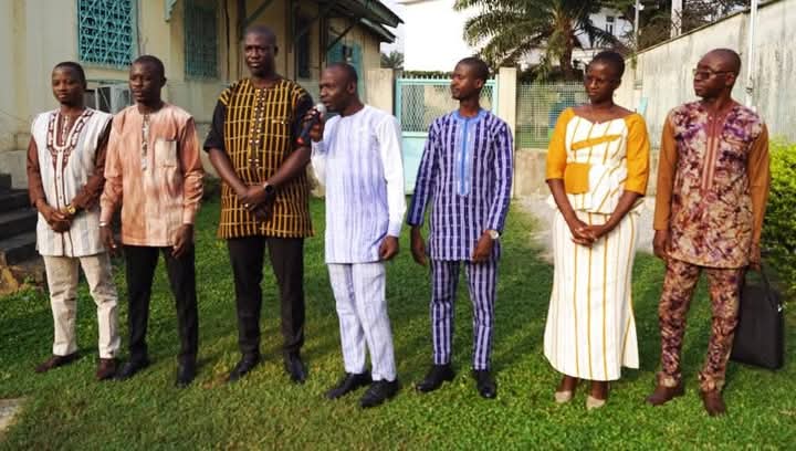 Gomisly's tweet photo. Ambassade du Burkina Faso en République de Côte d’Ivoire :
Le nouveau chargé des affaires du Burkina Faso 🇧🇫 en Côte d’Ivoire 🇨🇮 , Sansan Raphaël Kambou a échangé avec ses compatriotes Burkinabè résidents en Côte d’Ivoire le lundi 06 janvier 2025. https://t.co/40xTmDbm1M