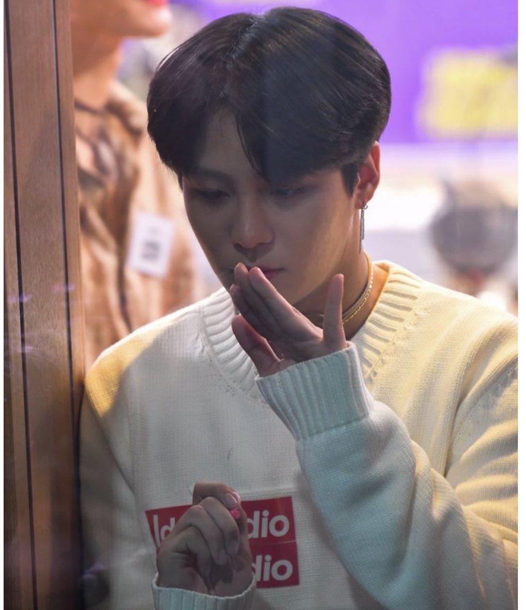 jjongbush's tweet photo. 🫧asks - https://t.co/AA56lIaUIE

🐚 Threads and fics below :3 🦮 https://t.co/NaAi5u3vq4