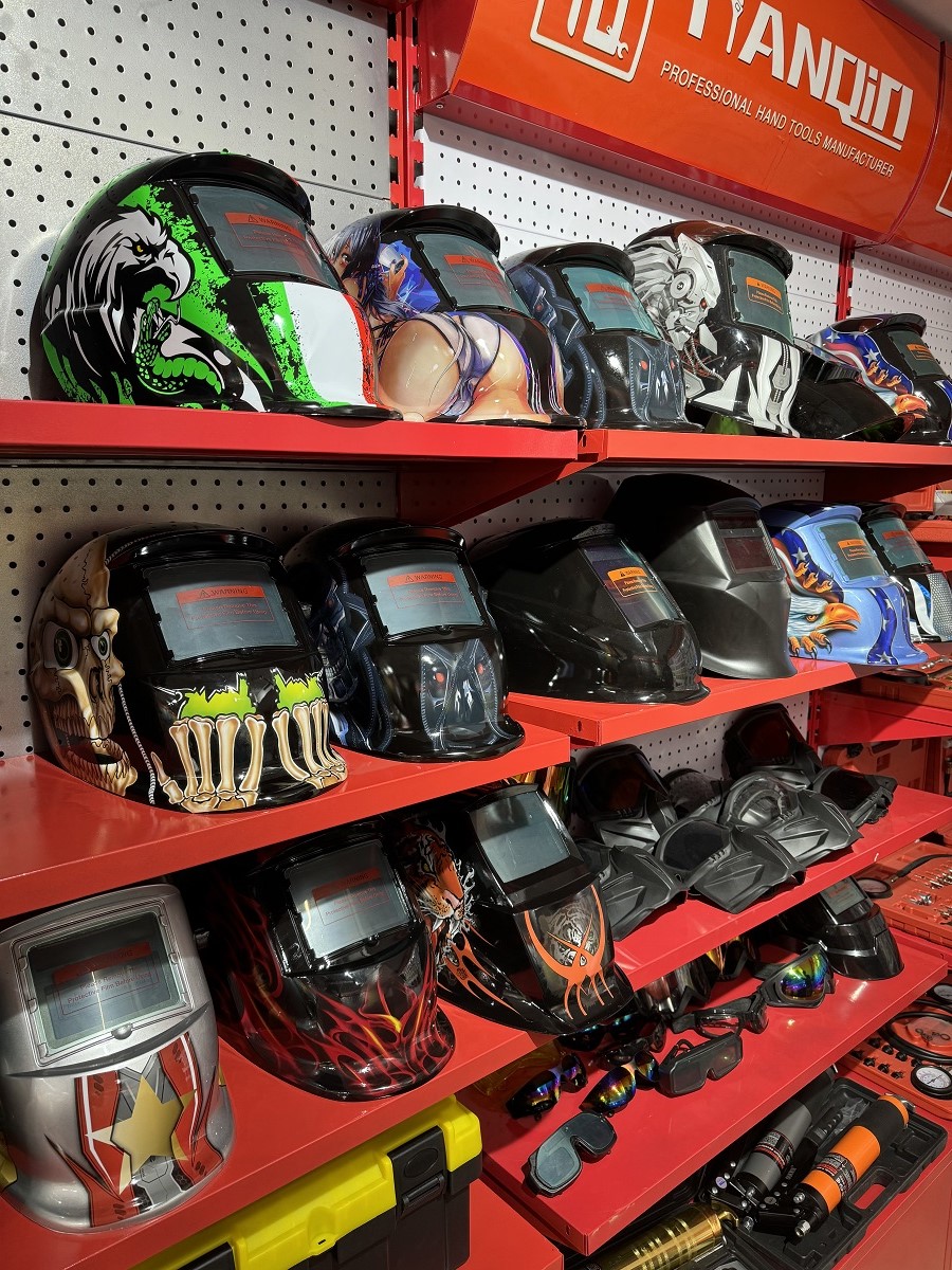 Julia19951212's tweet photo. Manufacturer of welding mask
Support OEM
Wechat /Whatsapp : +8613562979657 https://t.co/YjKwLmiLpx