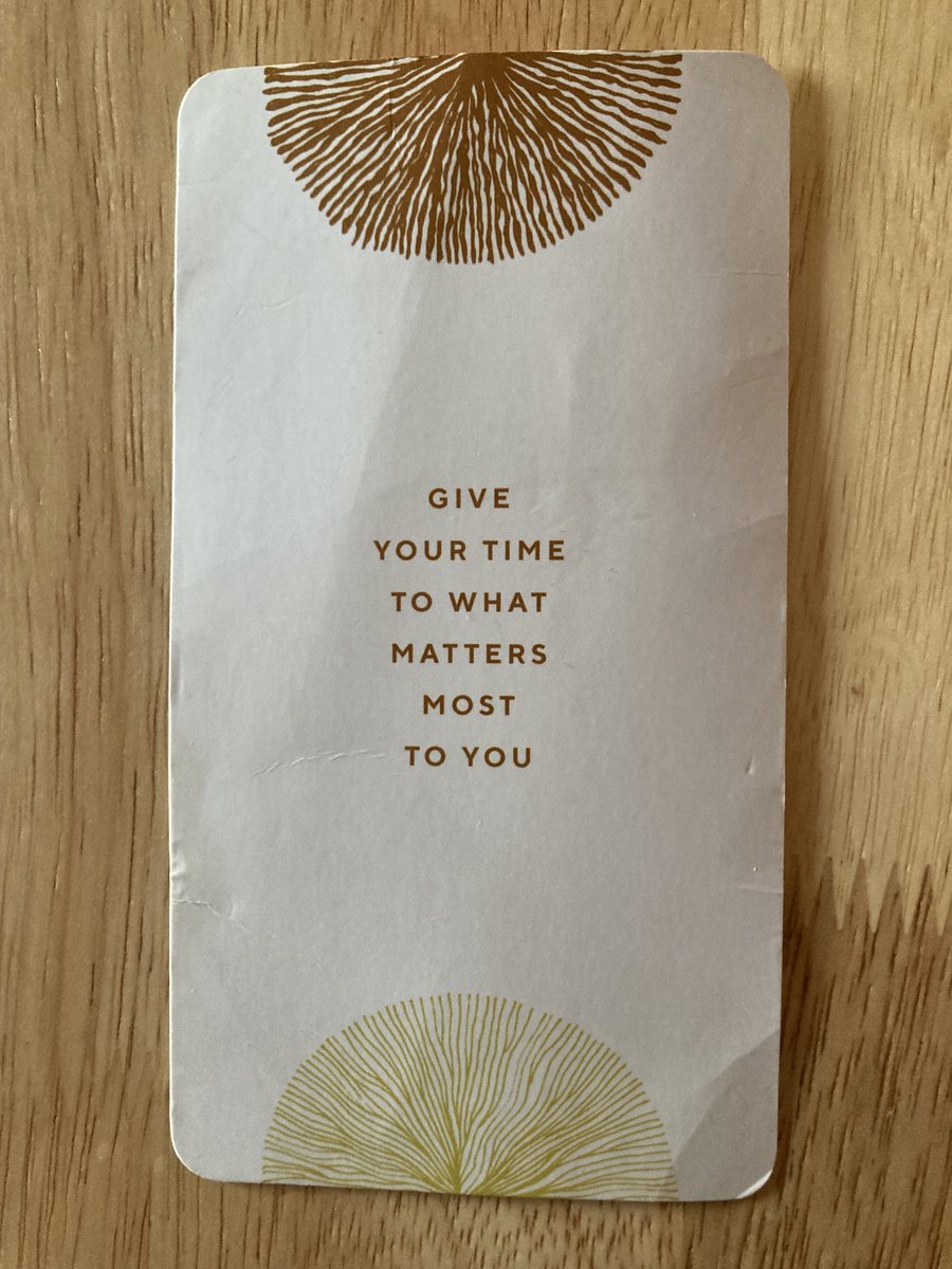 LizSChuk's tweet photo. Anyone, know what deck of cards this belongs to? https://t.co/5RdZU2vcVV