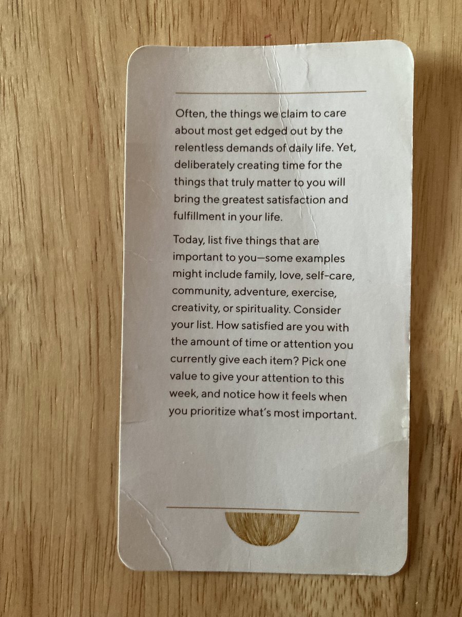 LizSChuk's tweet photo. Anyone, know what deck of cards this belongs to? https://t.co/5RdZU2vcVV
