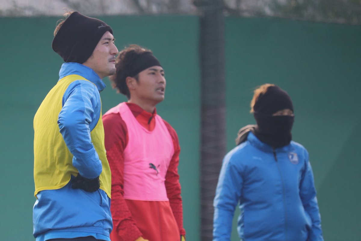 TRINITAofficial's tweet photo. 🔵🟡トップチーム情報🐢⚽️

／
Training photo📸
＼

＃池田廉 選手 #佐藤隼 選手 #茂平 選手⛄️

＃大分トリニータ #trinita #力戦奮闘 #クラド1万人 https://t.co/QtLC5rbIAZ