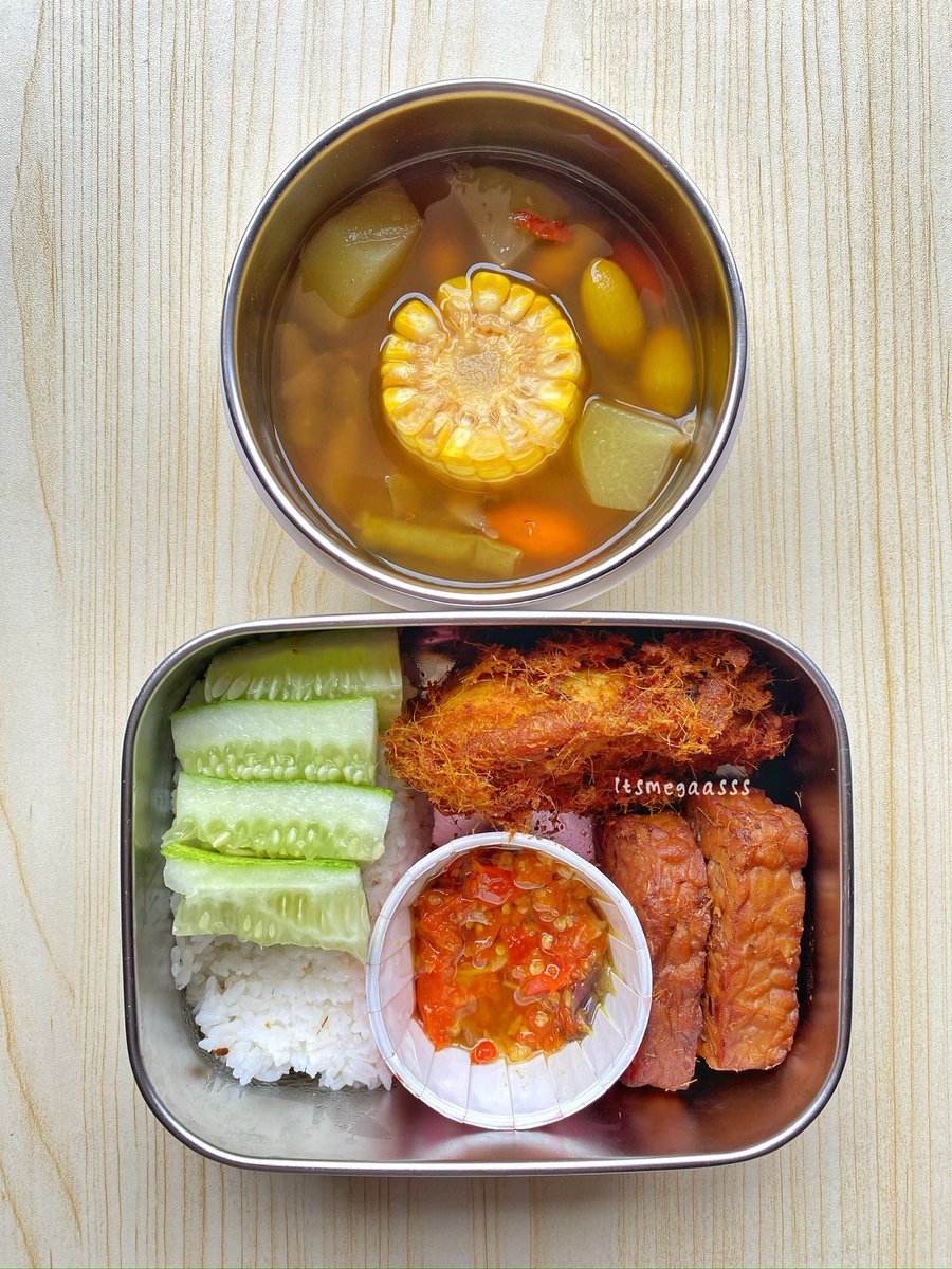 Megaasss_'s tweet photo. @sakdiyahmaruf Wajib difoto 🍱 https://t.co/AFsV8cZxKa