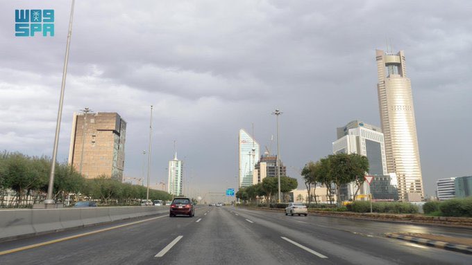TodayManchate's tweet photo. 🔴 #مانشيت 

صور للعاصمة #الريا�� اليوم..

أمطار خفيفة وسماء غائمة. https://t.co/yKaFWsPnKY
