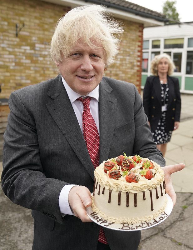 Suzanne Evans (@suzanneevans1) on Twitter photo Don't forget, <a href="/Keir_Starmer/">Keir Starmer</a> demanded an inquiry into whether <a href="/BorisJohnson/">Boris Johnson</a> ate a piece of cake. Yet this same man who won't launch an inqury into child rape gangs because apparently, that's 'far right'. He is despicable beyond words. Don't forget, <a href="/Keir_Starmer/">Keir Starmer</a> demanded an inquiry into whether <a href="/BorisJohnson/">Boris Johnson</a> ate a piece of cake. Yet this same man who won't launch an inqury into child rape gangs because apparently, that's 'far right'. He is despicable beyond words.