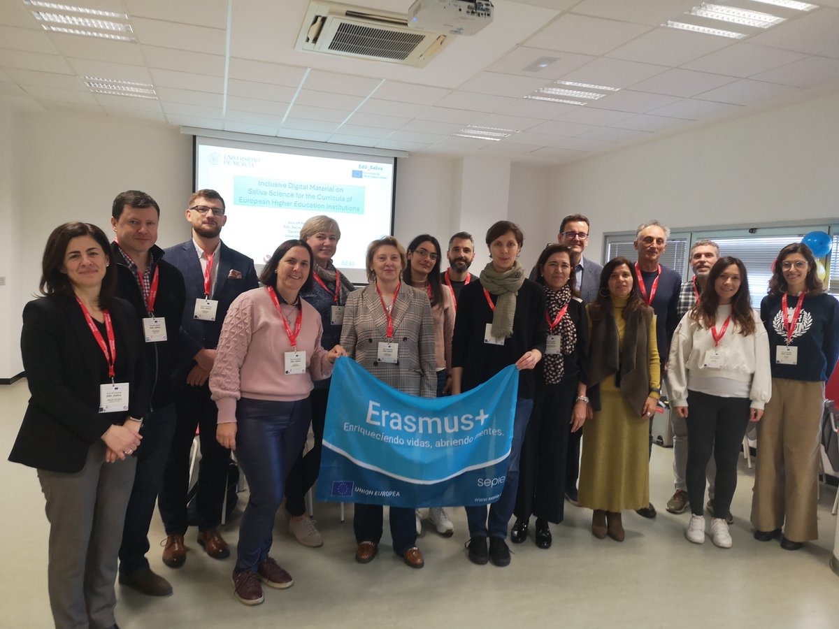 UMUdivulga's tweet photo. ACTUALIDAD |  La @UMU coordina un proyecto europeo 🇪🇺 para incluir  la ciencia de la saliva como muestra 💦🐶 dentro de los planes de estudios de educación superior

¡Lee la noticia! https://t.co/Yp65GM7TVB

@FECYT_Ciencia @CienciaGob @UMU @Interlab_UMU https://t.co/QSzZLk2r9W