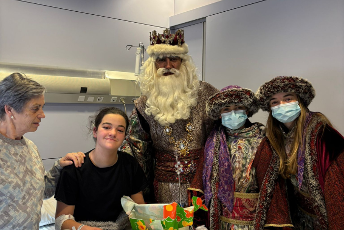 👑 Ahir, els Reis Mags van visitar les plantes de Pediatria, Convalescència, Urgències Pediàtriques, Maternitat i sala de parts del #CSTerrassa i l'Hospital Sant Llàtzer, portant regals i caramels als pacients. Gràcies a @ccelsocial per fer possible aquest dia tan màgic! ✨❤️
