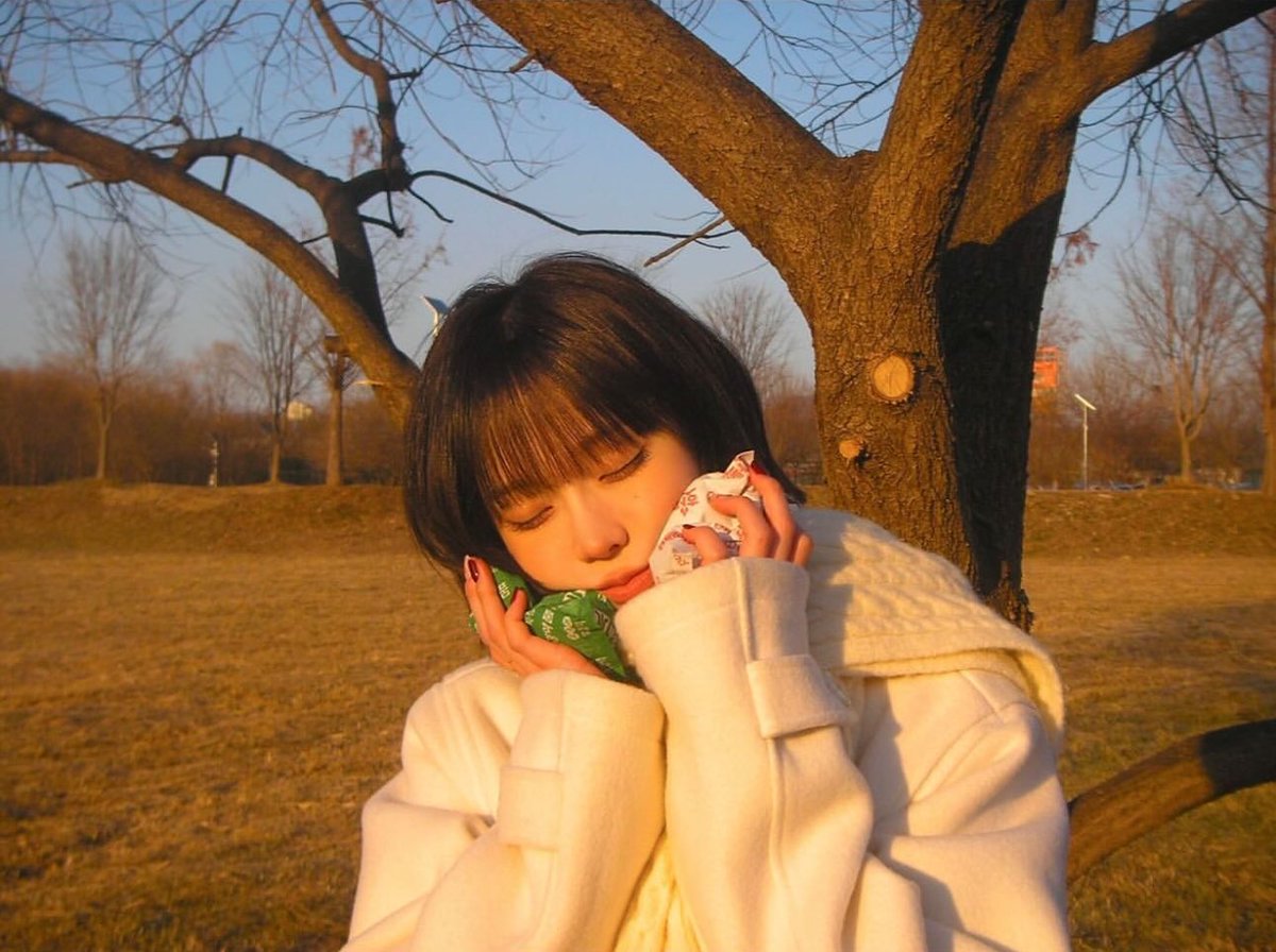aespapic's tweet photo. #WINTER imwinter instagram update https://t.co/R4AodE76Gj