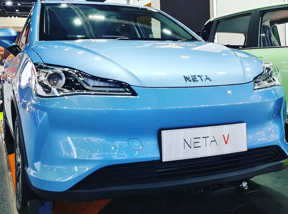 mojaevafrica's tweet photo. January blues? We feel you. Now imagine having a car that doesn’t drain your wallet. With the Neta V, you save on fuel, reduce maintenance costs, and drive into the future stress-free. Electric is the solution you’ve been waiting for! #NetaV #ElectricSavings #ToughJanuaryMadeEasy https://t.co/pi9imfvgCf