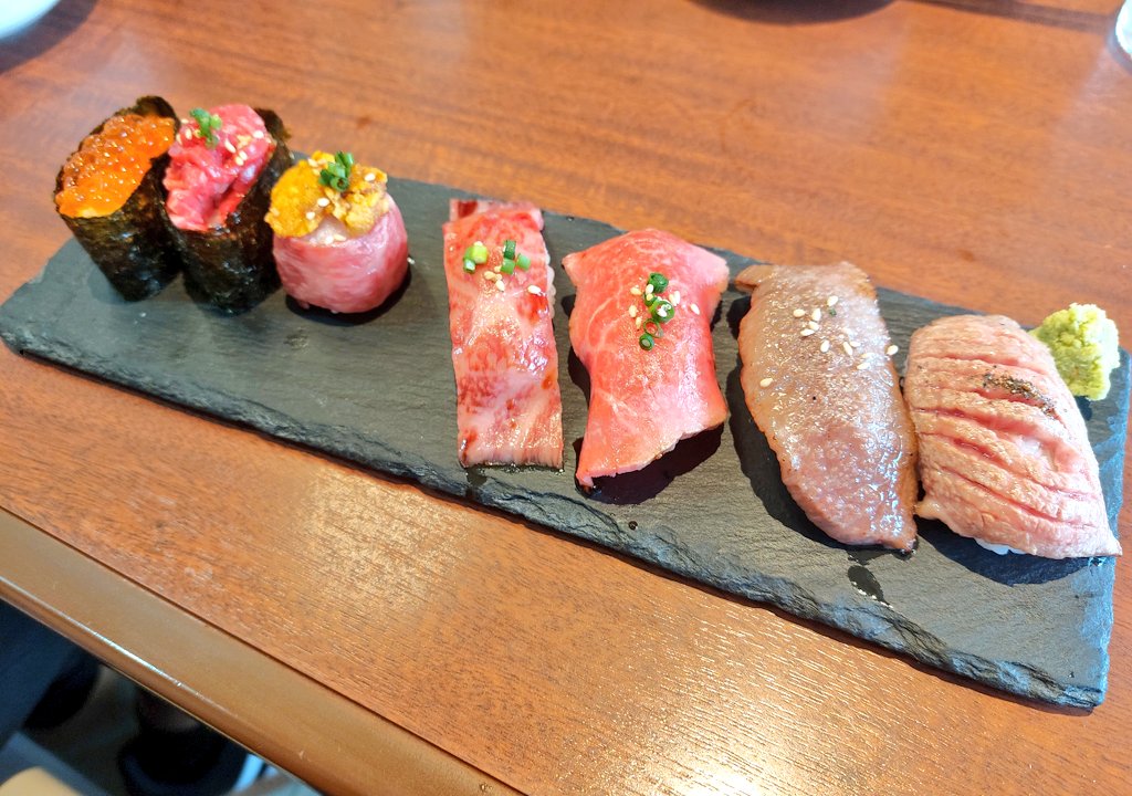 本日は、部のメンバーと初詣に行きそのままランチへ。「お正月だから！」を合言葉に、贅沢ランチをしてしまいました。。🤤💸 あぁ美味しかった、、