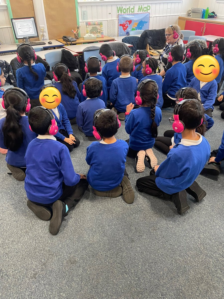 SHPYear3's tweet photo. Welcome back Year 3! We have started the day with @nowpressplay
Thankfully, the Dinosaur 🦖🦕experience wasn’t too scary! 😮‍💨 https://t.co/mhKjv1aYpf