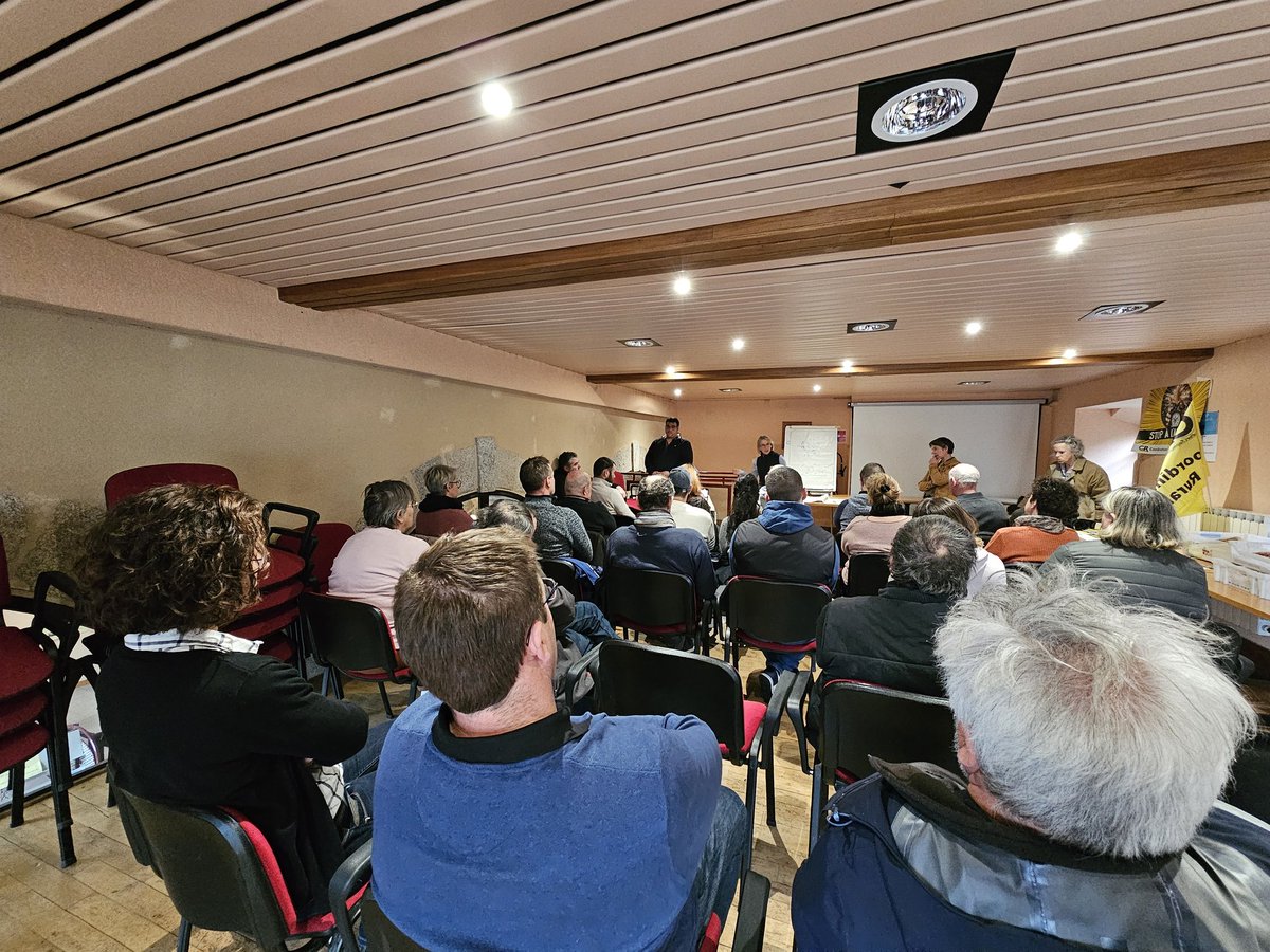 Présentation à la presse de la liste Coordination Rurale et indépendants de #correze . Il est temps de faire gagner le bon sens en votant utile en donnant un nouveau souffle à la chambre d'agriculture.  La liste est conduite par <a href="/AmelieRebiere/">Amélie Rebière</a>