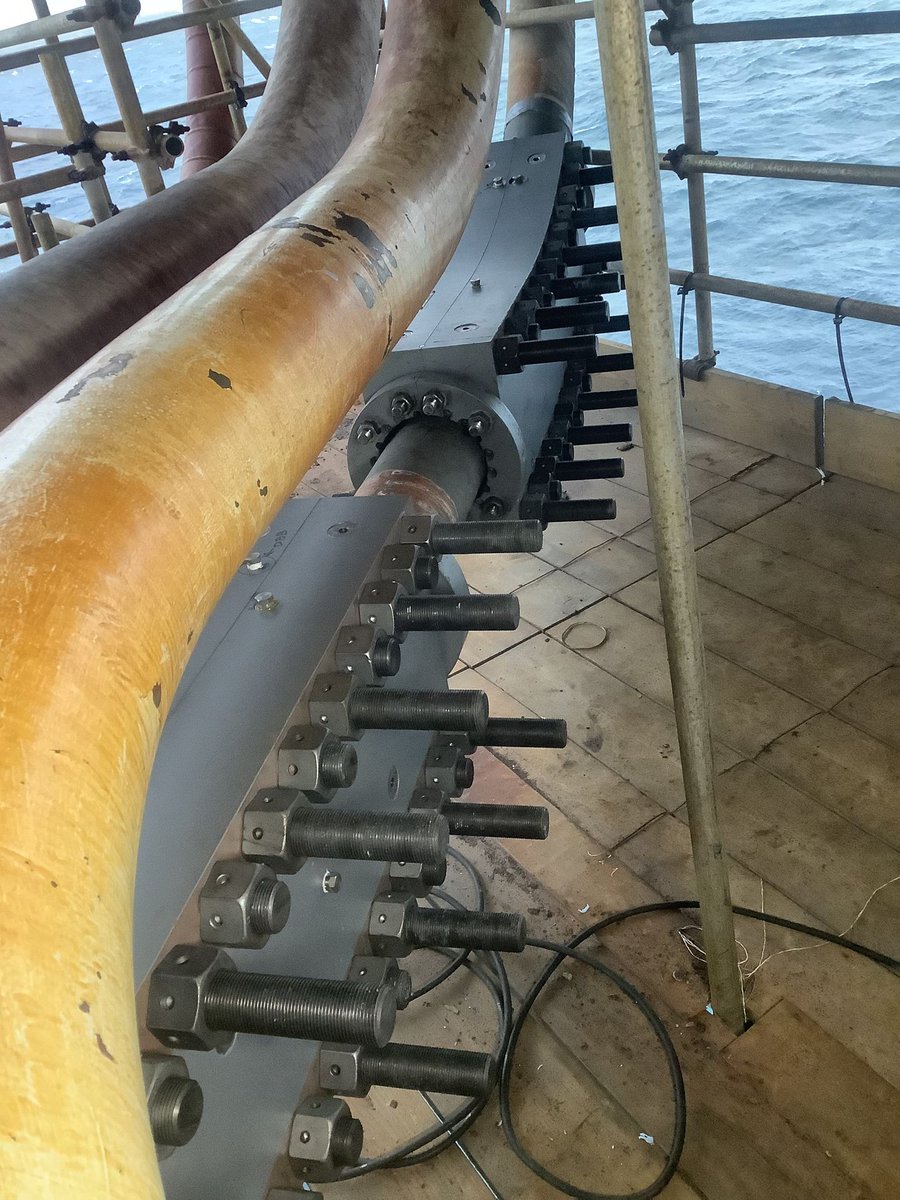 Stats__Group's tweet image. STATS successfully supplied and installed two 8” permanent super duplex structural repair clamps.

These clamps were to be utilised on a bend section operating under pressure of 222 bar, as part of a topside flowline repair.

#STATSGroup #EngineeredSolution #Pipeline