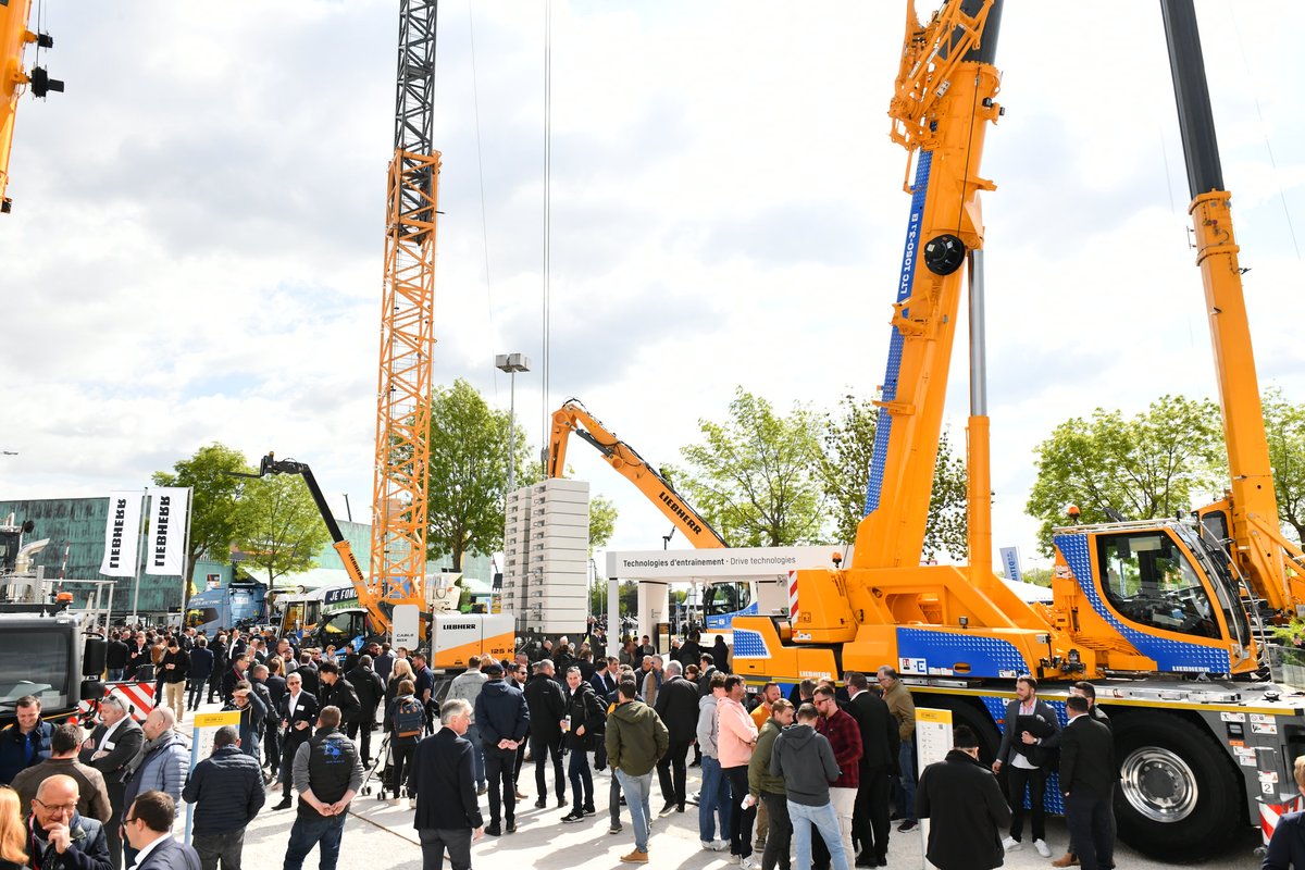 intermatparis's tweet photo. #INTERMATParis 2024 was a showcase of spectacular demos &amp;  innovations. 🌟 
Heavy equipment &amp; new tech embodied the precision &amp; power of modern construction. 🏗️ https://t.co/fZxmiR7JCd