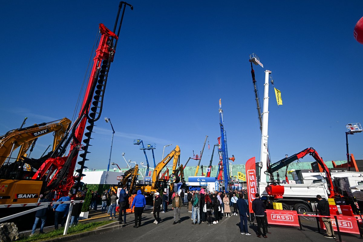 intermatparis's tweet photo. #INTERMATParis 2024 was a showcase of spectacular demos &amp;  innovations. 🌟 
Heavy equipment &amp; new tech embodied the precision &amp; power of modern construction. 🏗️ https://t.co/fZxmiR7JCd