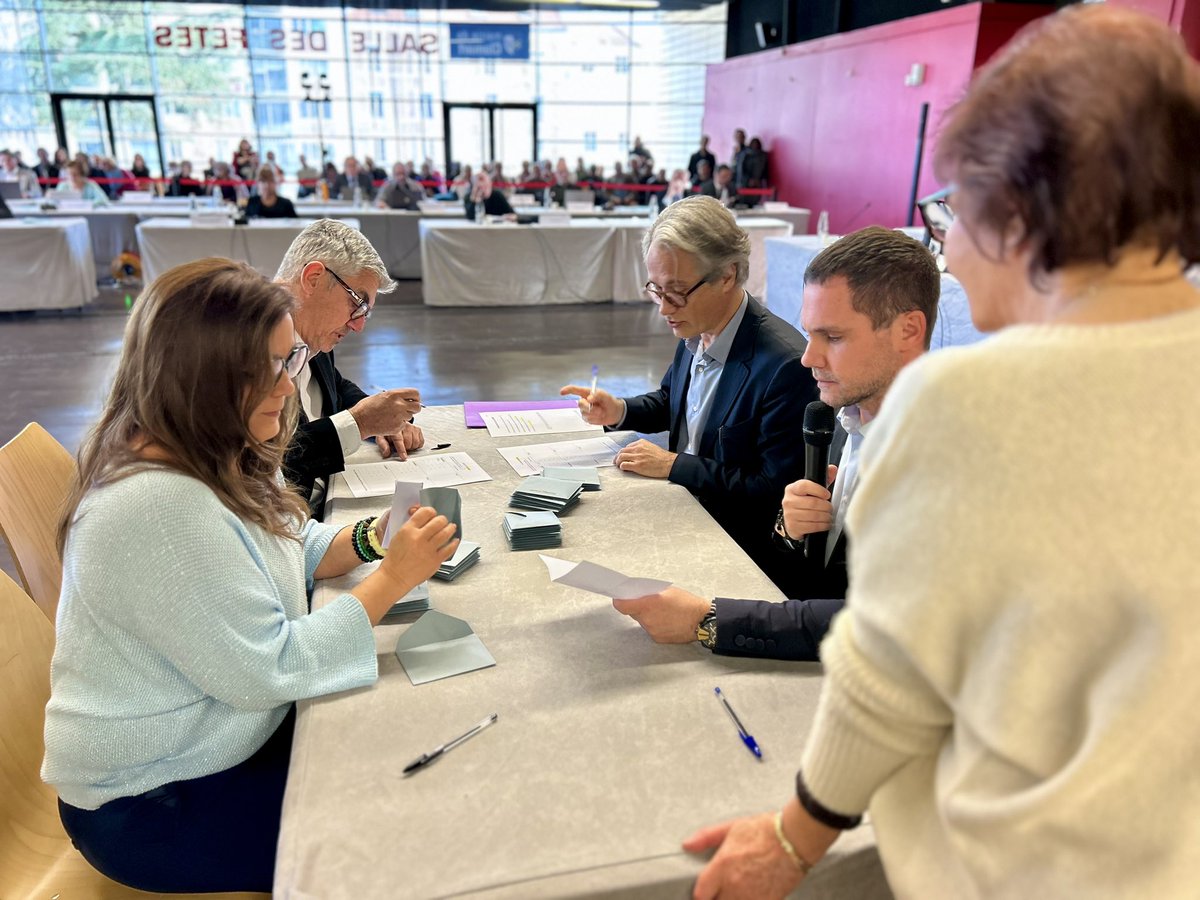 Élection d'Yves Coscas comme maire de #Clamart en #conseilmunicipal ce matin.

➡️ Élu d'expérience et de confiance, il portera avec ambition et détermination les projets initiés ensemble.

➡️ Je travaillerai main dans la main avec lui pour défendre les intérêts des Clamartois.
