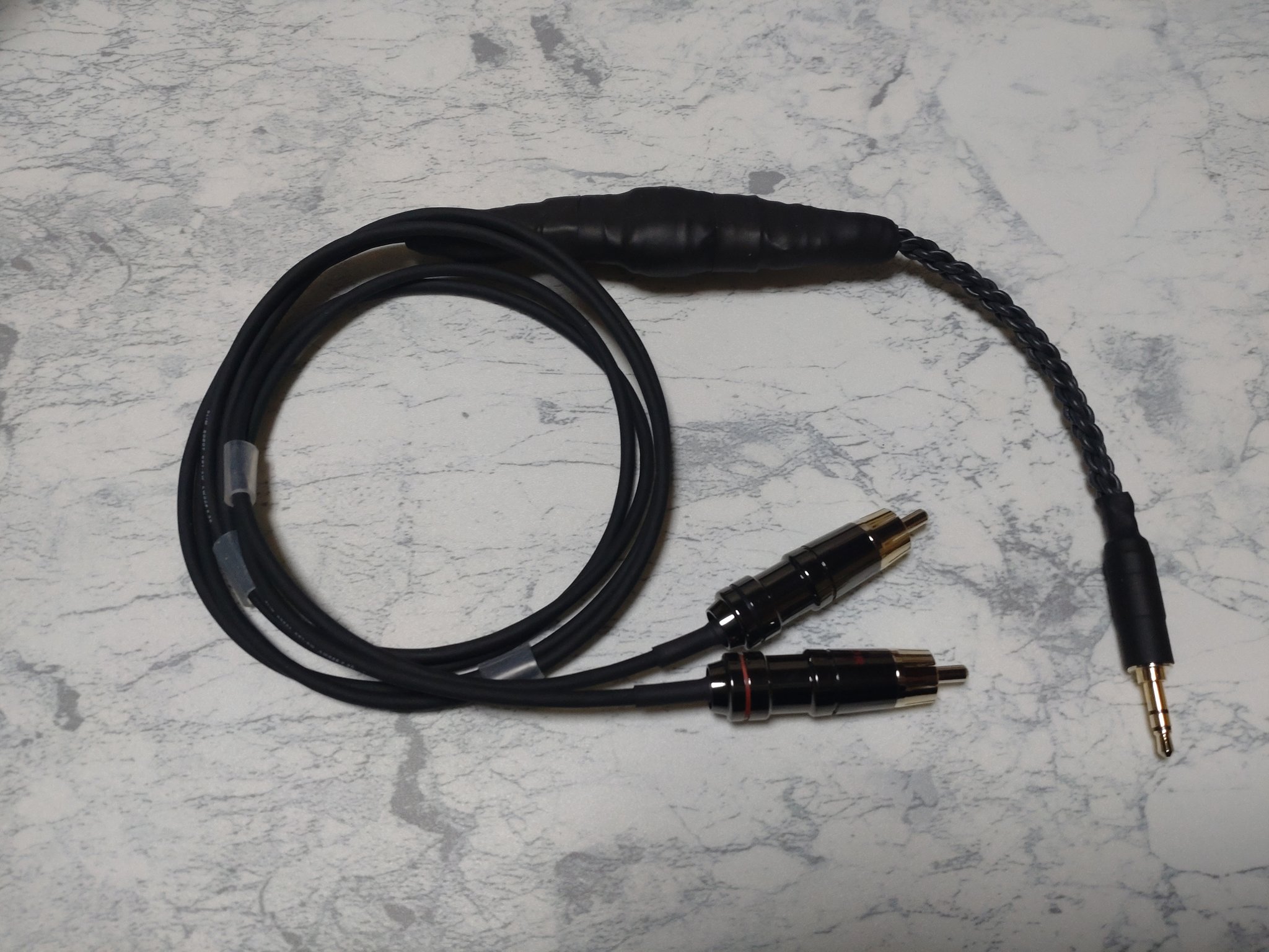 当店の記念日 新作】72段式カタパルト搭載 Yケーブル 弛む 3.5mm3極-2RCA 1m ケーブル・シールド