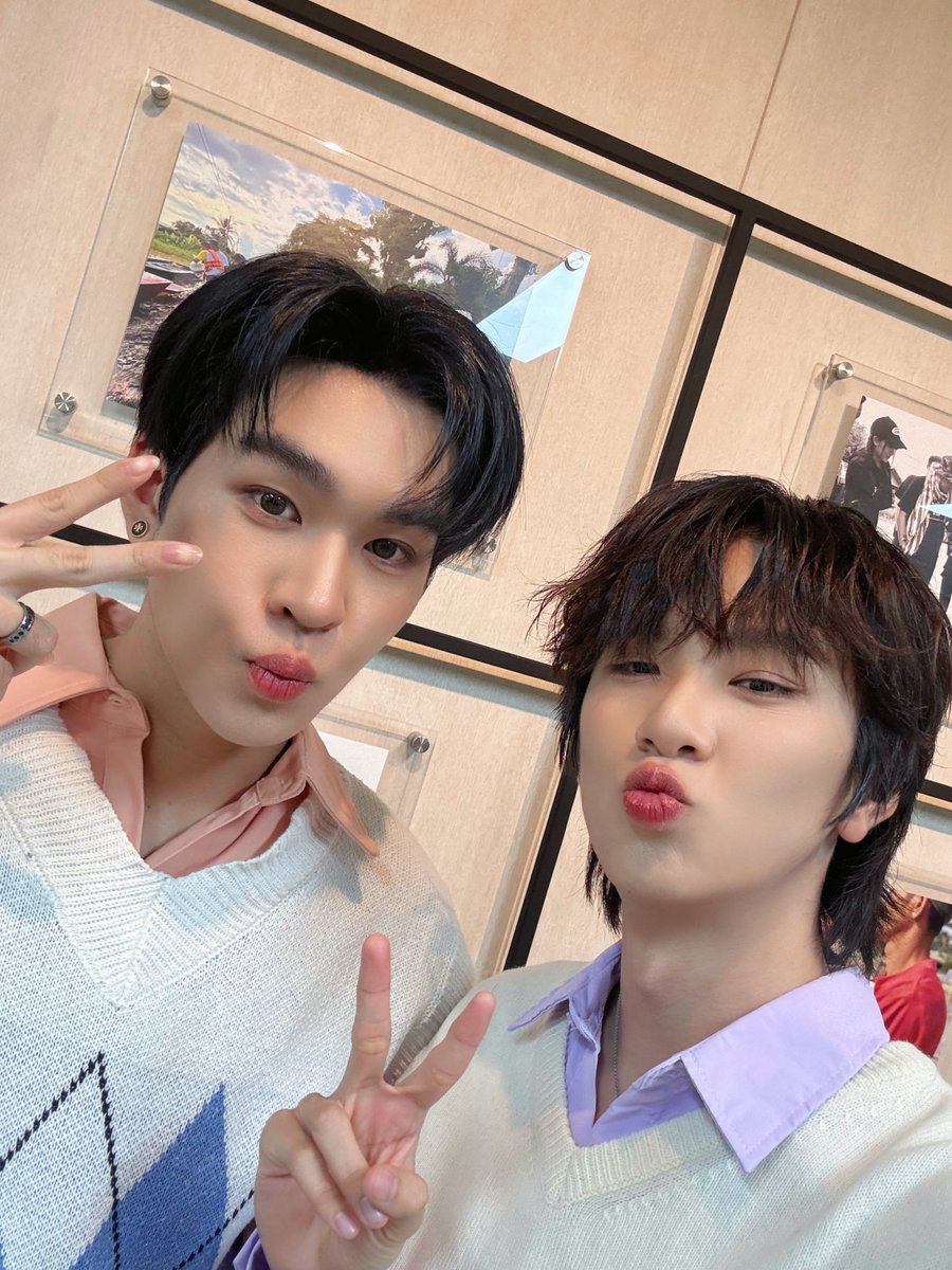 DomundiTV's tweet photo. จบลงไปเป็นที่เรียบร้อยแล้วสำหรับ News Bunterng Live

ขอขอบคุณ @NewsBunterng ที่ให้เกียรติ “อู่อู๋” @Auautnp และ “เซฟ” @savewrg ได้มาร่วม Live พูดคุยกันในวันนี้นะคะ 🥰

ขอขอบคุณแฟน ๆ ที่ติดตามรับชม Live และส่งกำลังใจมาให้ทั้งสองคนด้วยนะคะ 🫶✨️

#NewsBunterngxAuAuSave https://t.co/af2dxNBhfp