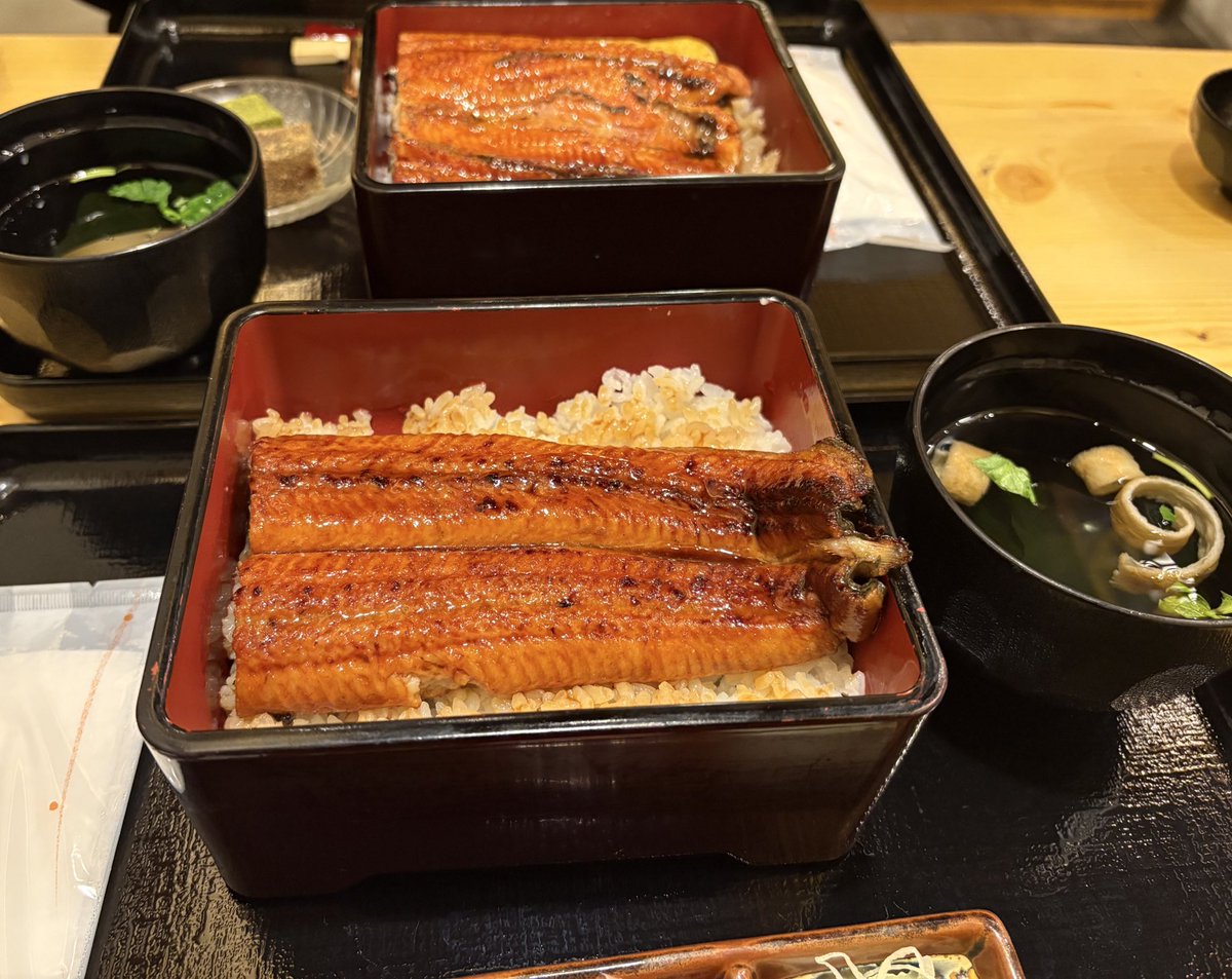 pw50_m6's tweet photo. 鰻食べてた。
漬物も美味しい🌸 https://t.co/J9hMYl7h50