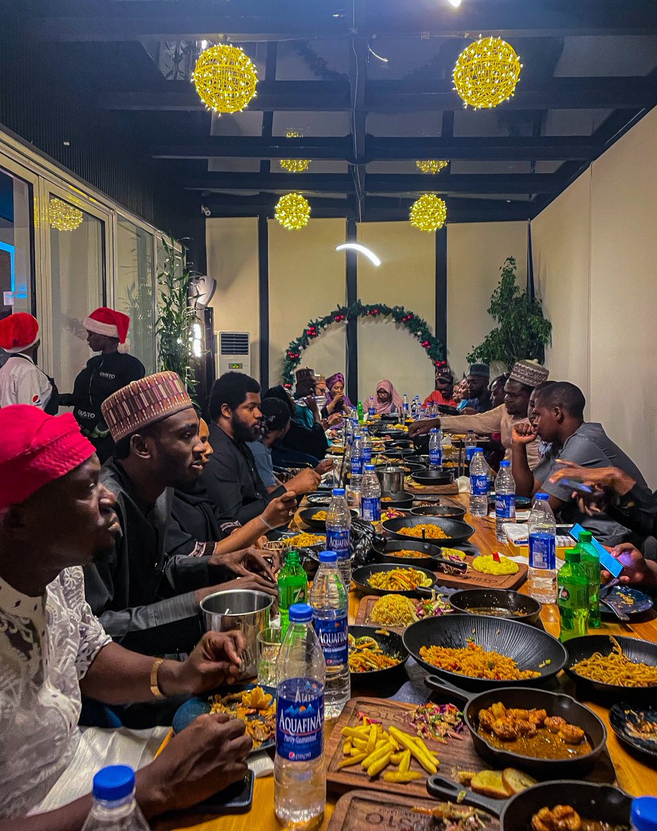 rightclicksng's tweet photo. Reflecting on a successful 2024 @rightclicksng 
We celebrated achievements and the dedication of our outstanding team at our recent year-end celebration. 
Looking forward to building on these successes in the year ahead.
#NewYear2025 
#TeamworkMakesTheDreamWork 
#CheersToSuccess https://t.co/oY3tY7vWhC