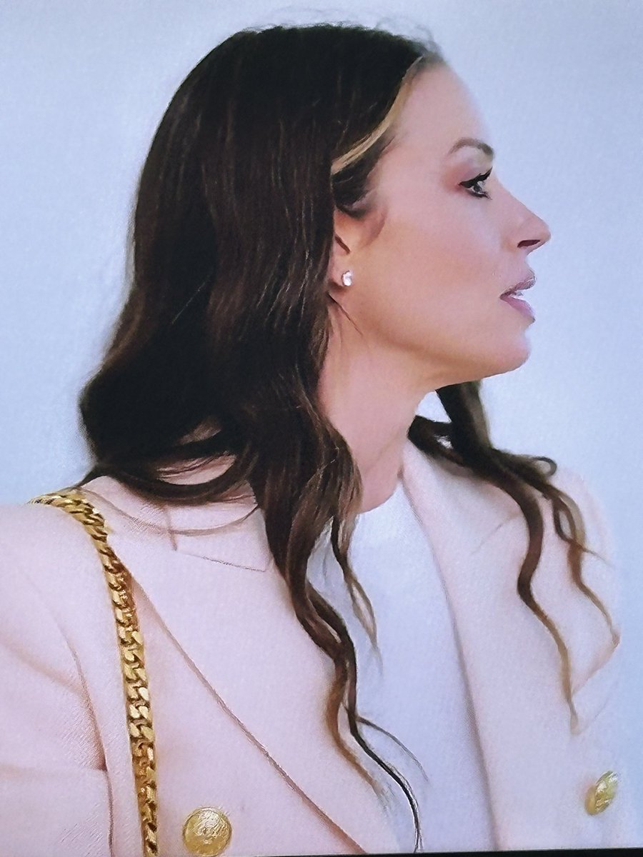 _RodgerThat's tweet image. This client 🤦🏼‍♀️  worst nightmare. #SellingTheCity