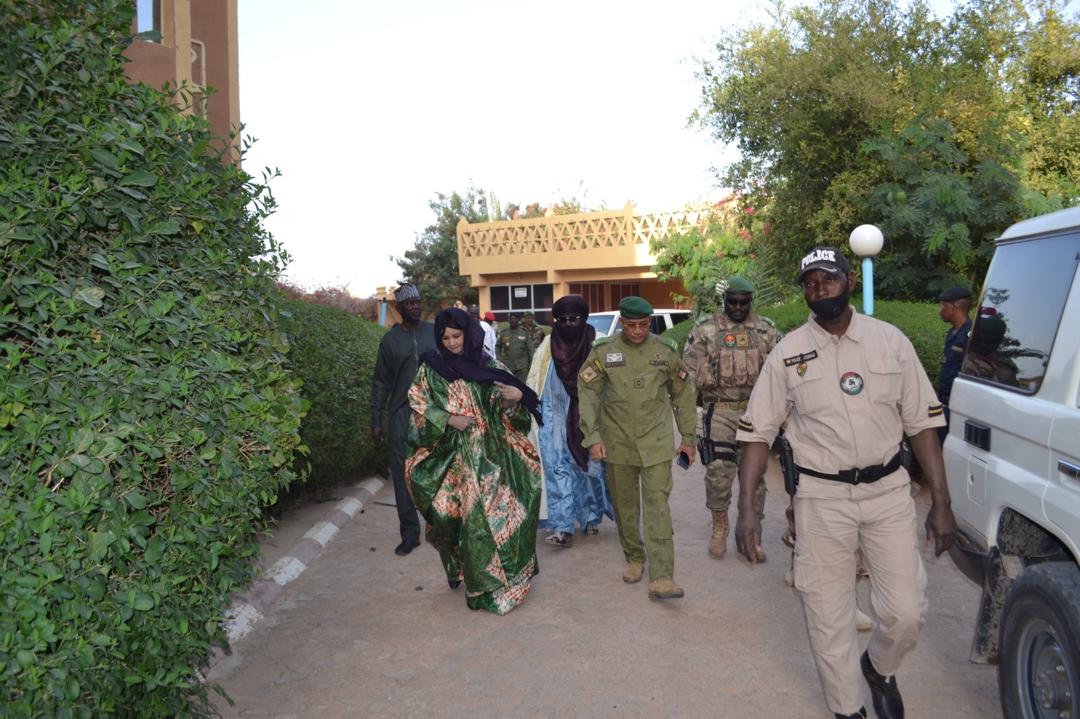 GuisheneMme's tweet photo. #Agadez🇳🇪 #Rencontre 

Le lundi 6 janvier 2025, j’ai eu le plaisir de rencontrer les acteurs du secteur du tourisme et de l’artisanat à Agadez, dans le cadre de ma mission dans la région. 
Bientôt la 17ème édition du festival de l'Aïr. https://t.co/9KBs6577h0