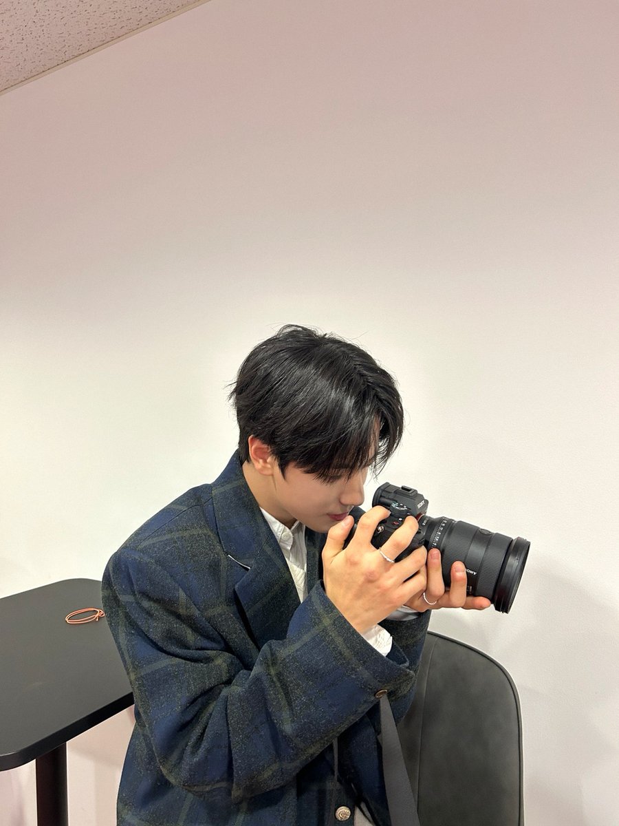 seungho pics tweet media