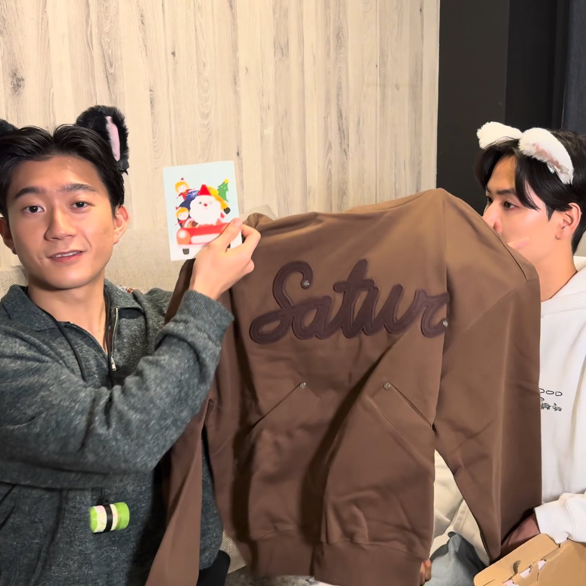 candyberry304's tweet photo. aaa, his is a fan gift 😍

https://t.co/V25R38C06B

#TuesVlogWithDaiShun #DaiShun #Dai_Shun https://t.co/cATw7e3GqB