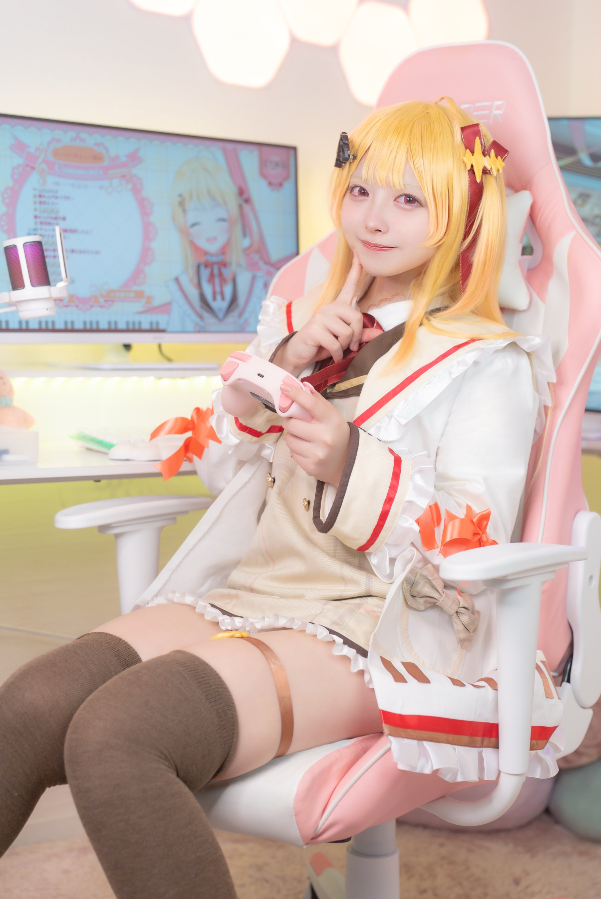 るぅ✨ I'll be working here from today! 😈 - YouTube