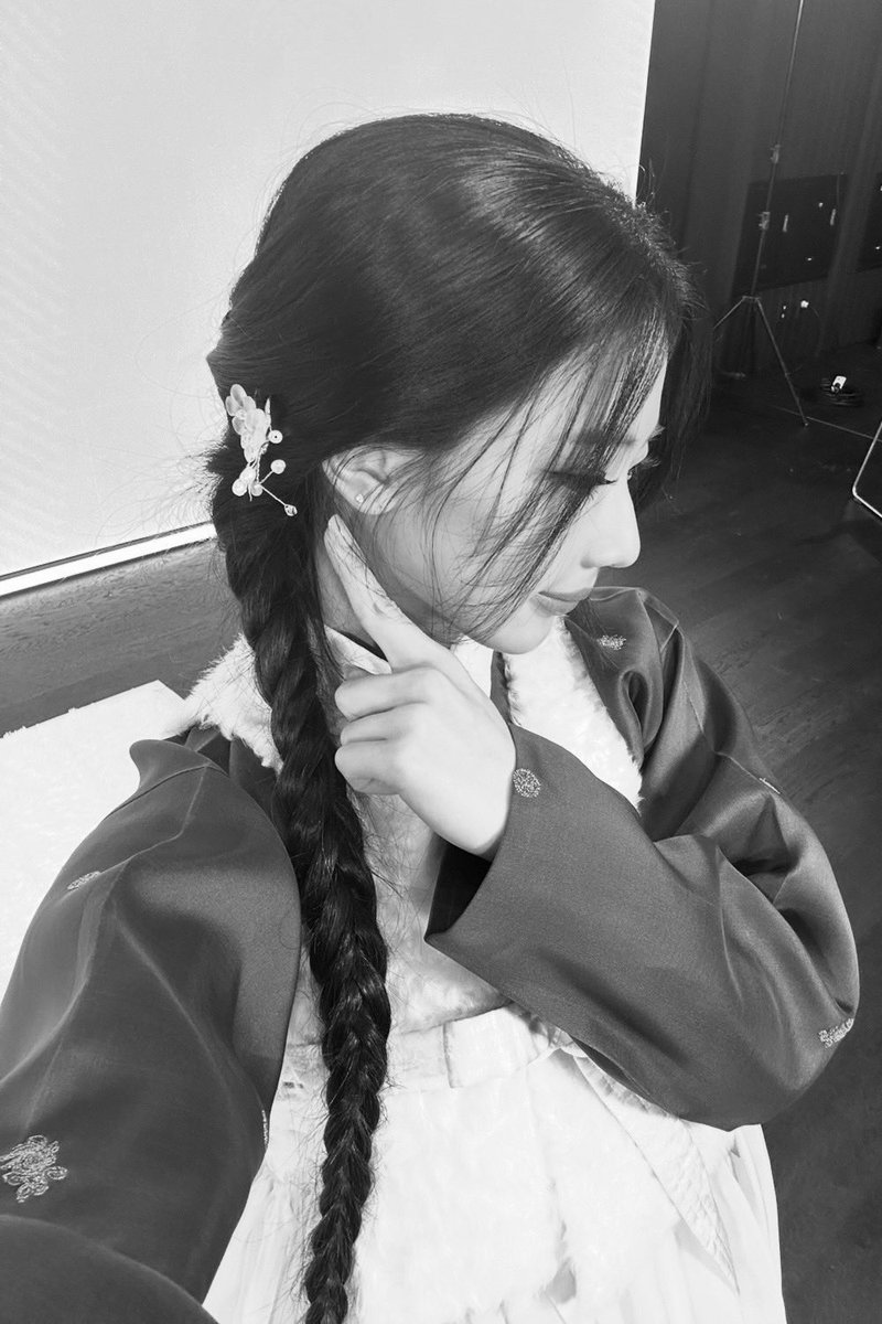 rukaloops's tweet image. ruka in a hanbok