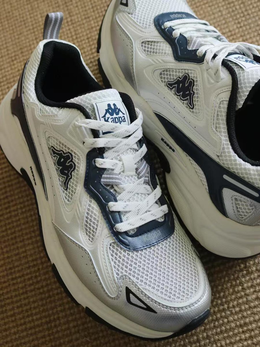 KromkaB34604's tweet image. Pure, clean, and effortlessly cool—Kappa Wings embody the spirit of youth. A nod to the classics, reimagined for today. 🌟👟 #KappaStyle #FreshAndFree#CleanAndClassic #StepLightly #Kappa