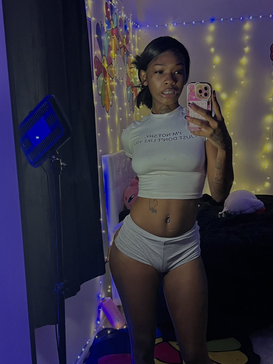 dollzxz's tweet photo. https://t.co/IzG5tXqYoA 𝐢 𝐛𝐞 𝐭𝐞𝐱𝐭𝐢𝐧𝐠 𝐡𝐞𝐫𝐞 https://t.co/wxxzJdUWh5