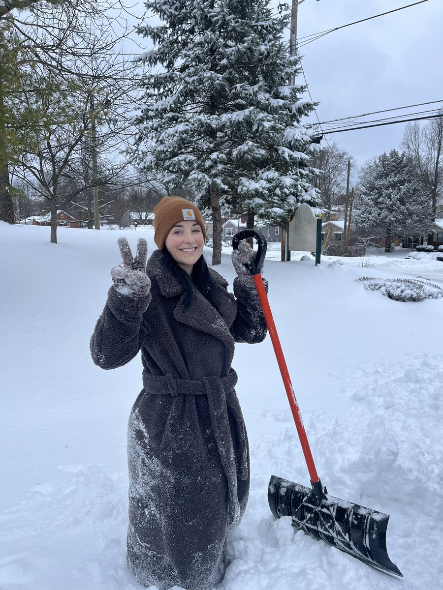 dallasmoore's tweet image. V is for VICTORY! #WinterStorm #DigOut #blizzard2025 #Ohio