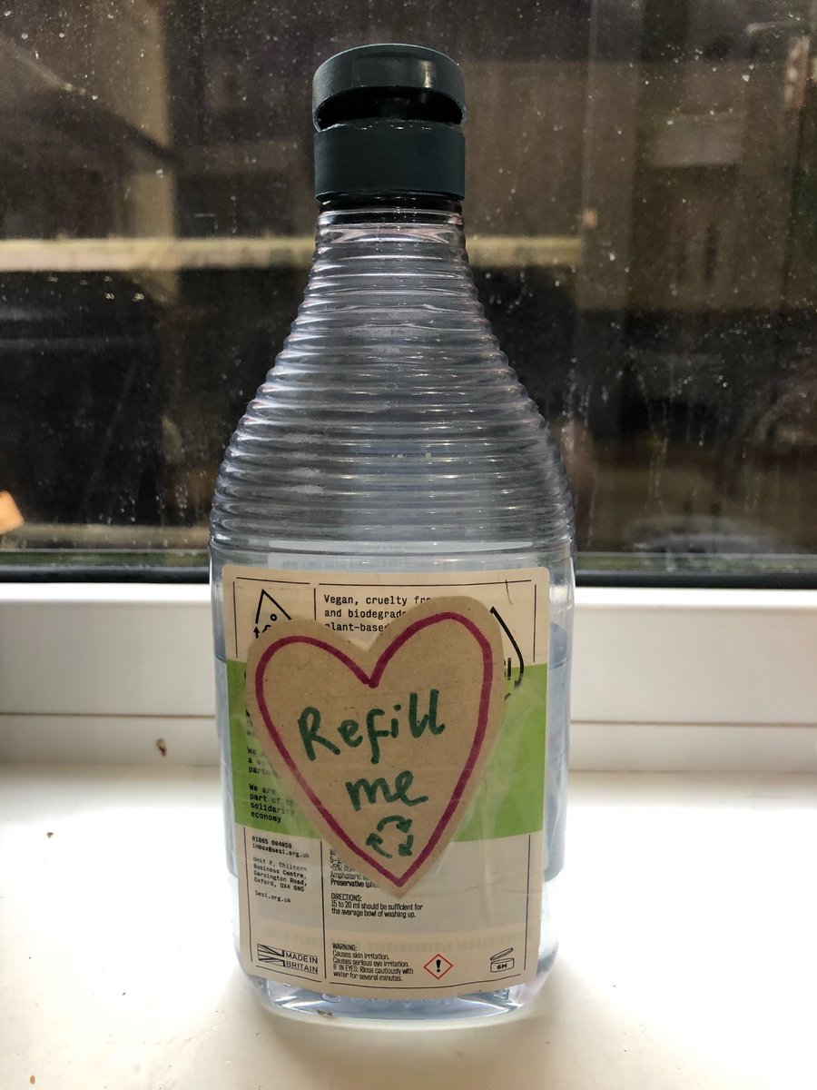 Some handy tips to help you reduce waste in 2025➡️
-Carry a bag when out and about 
-While clothes shopping, consider charity shops or online platforms like Vinted. Take part in our repair cafes to fix stuff you already have,
-Plan your food shop-make a list of meal for the week