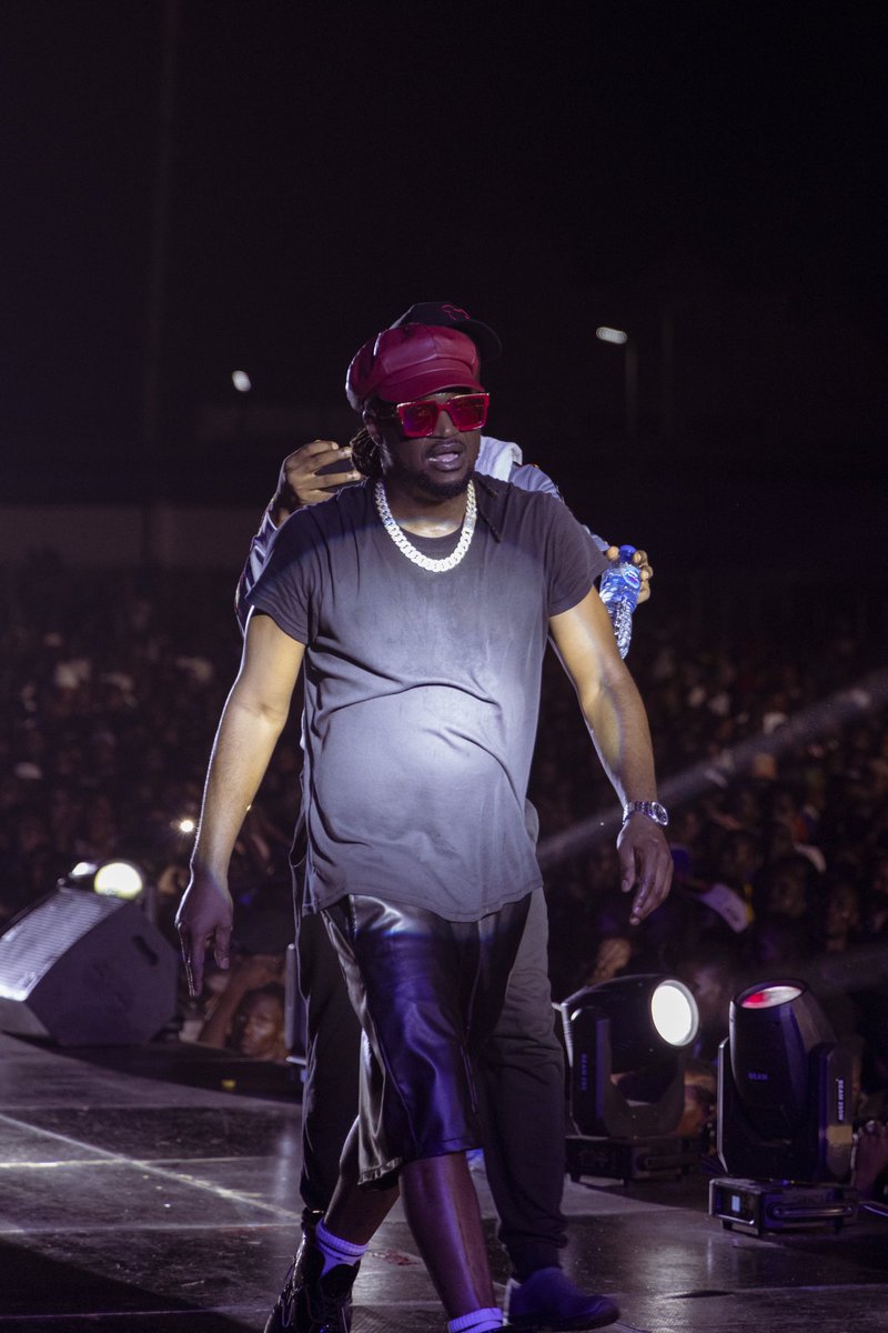 TimayaDay's tweet photo. . @rudeboypsquare on stage you know, it’s times like this we are happier💫❤️ #TimayaDay https://t.co/PV8tzMZ3ll