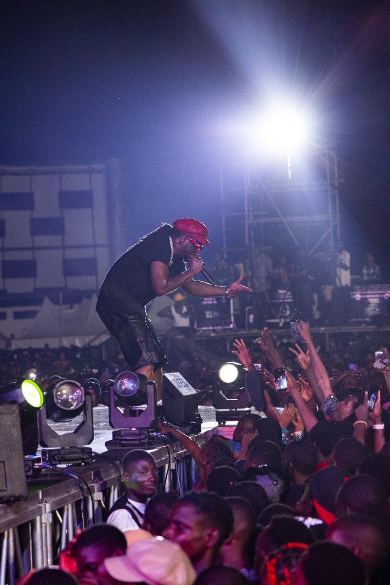 TimayaDay's tweet photo. . @rudeboypsquare on stage you know, it’s times like this we are happier💫❤️ #TimayaDay https://t.co/PV8tzMZ3ll