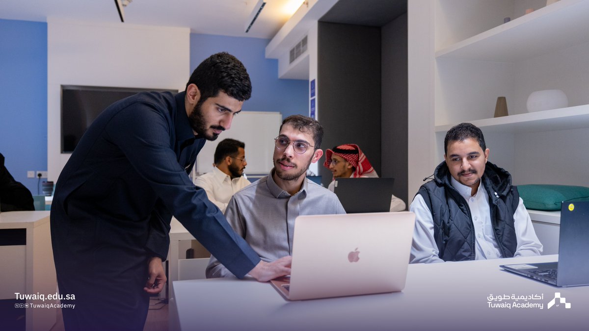 TuwaiqAcademy's tweet photo. لقطات من معسكر "علوم البيانات والذكاء الاصطناعي" ضمن المعسكرات والبرامج القائمة بمقر #أكاديمية_طويق https://t.co/2WlrwtRQY1