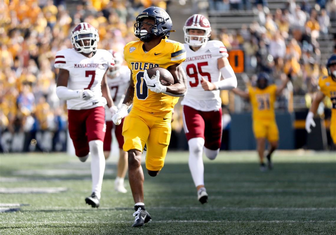 Camden Redd (@camdenredd81) on Twitter photo Blessed to have received my first D1 Opportunity!!! <a href="/DJRSwework/">Darren Junior Recruiting Source LLC.</a> <a href="/ToledoFB/">Toledo Football</a> Blessed to have received my first D1 Opportunity!!! <a href="/DJRSwework/">Darren Junior Recruiting Source LLC.</a> <a href="/ToledoFB/">Toledo Football</a>