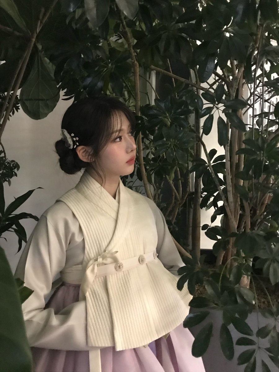 roraleef's tweet image. Happy new year. ♡