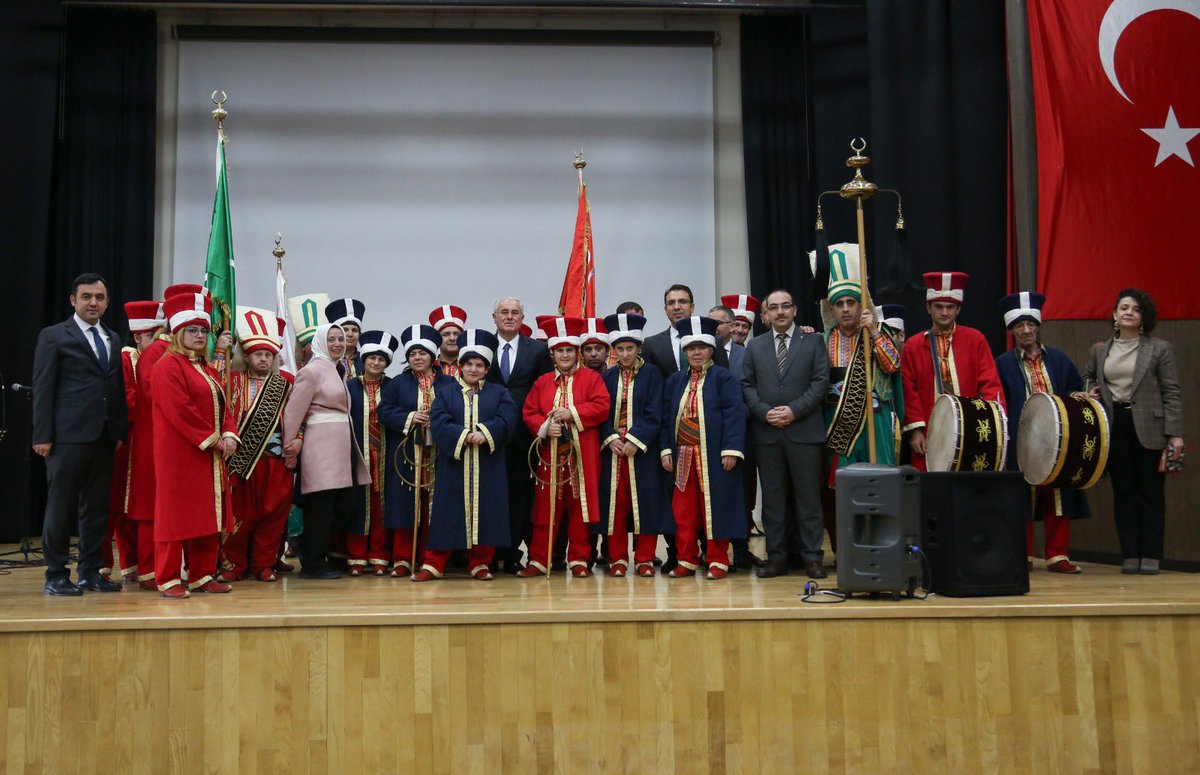 Kamu Başdenetçisi Sayın Mehmet Akarca ve beraberindeki heyet, Saray Engelsiz Yaşam, Bakım ve Rehabilitasyon Merkezi’ni ziyaret etti. 

Sayın Akarca ziyaret sırasında, merkezde kalan çocuklardan oluşan mehter takımının etkileyici gösterisini izledi.

#MehmetAkarca #KDK
<a href="/Ankaraashm/">Ankara Aile ve Sosyal Hizmetler İl Müdürlüğü</a>