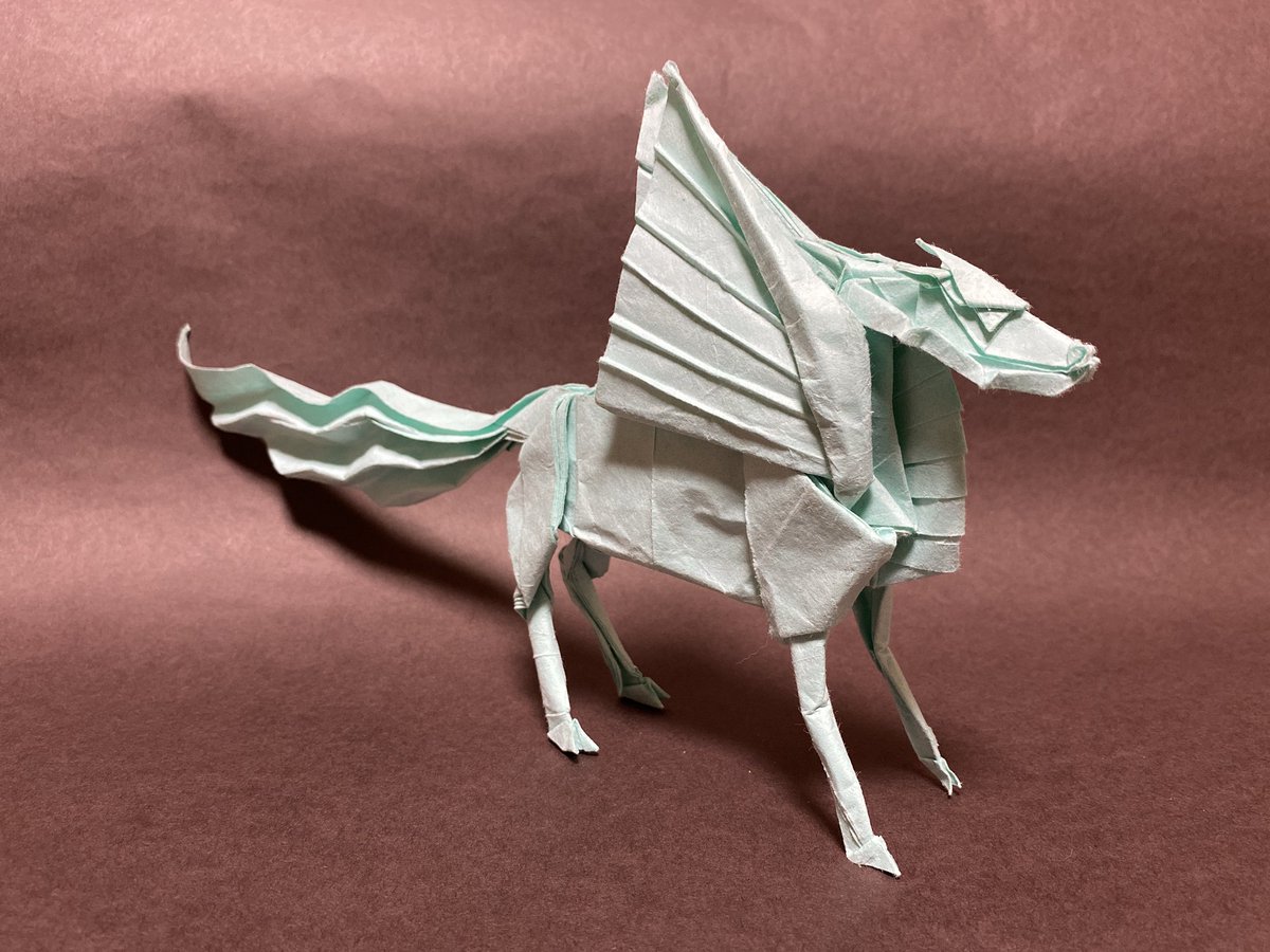 「有翼の麒麟」

創作：神谷哲史さん
折り手：息子(2023年秋🍂)

※スマホにある写真の記録用📮

＃折り紙作品