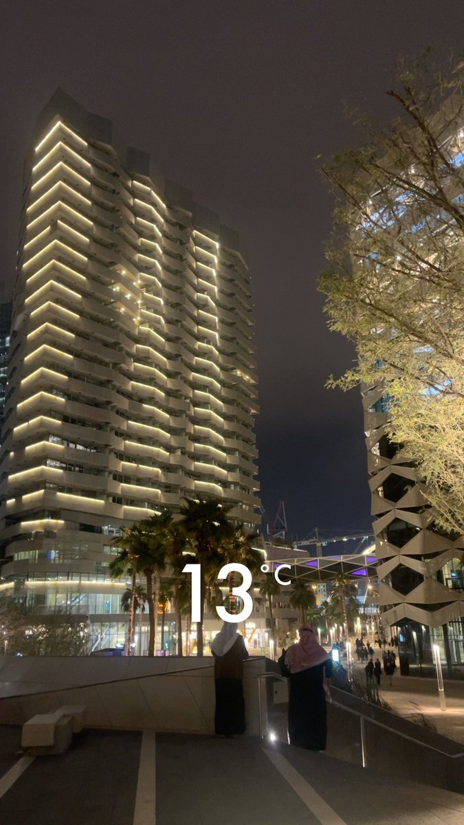 جربت المترو لأول مره امس
التقييم ١٠/١٠ 
والله ما شاء الله على السعودية شغل مضبوط
احس منب مستوعب ما امداني اقعد الا وصلنا